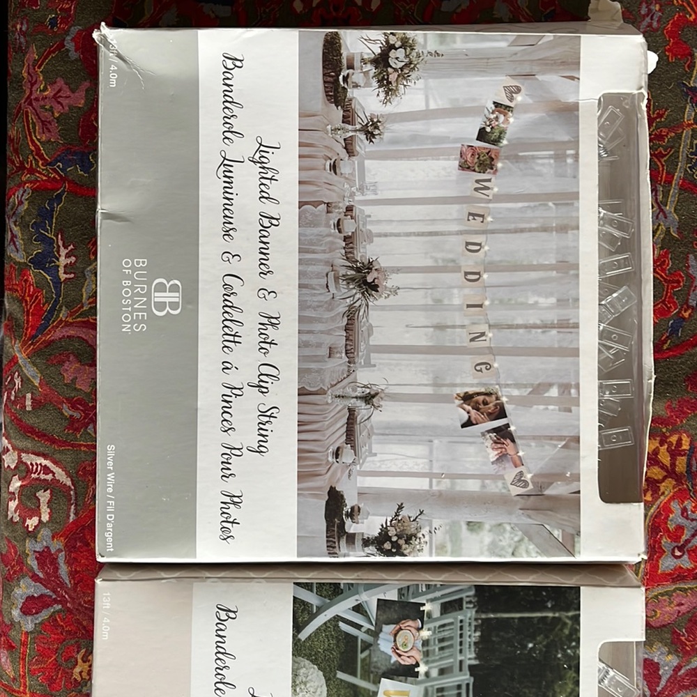 Lighted banner and photo clip string